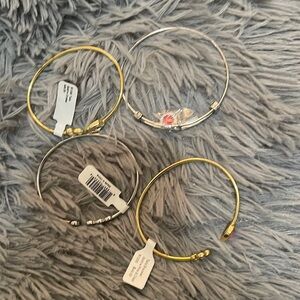 4 Bracelets